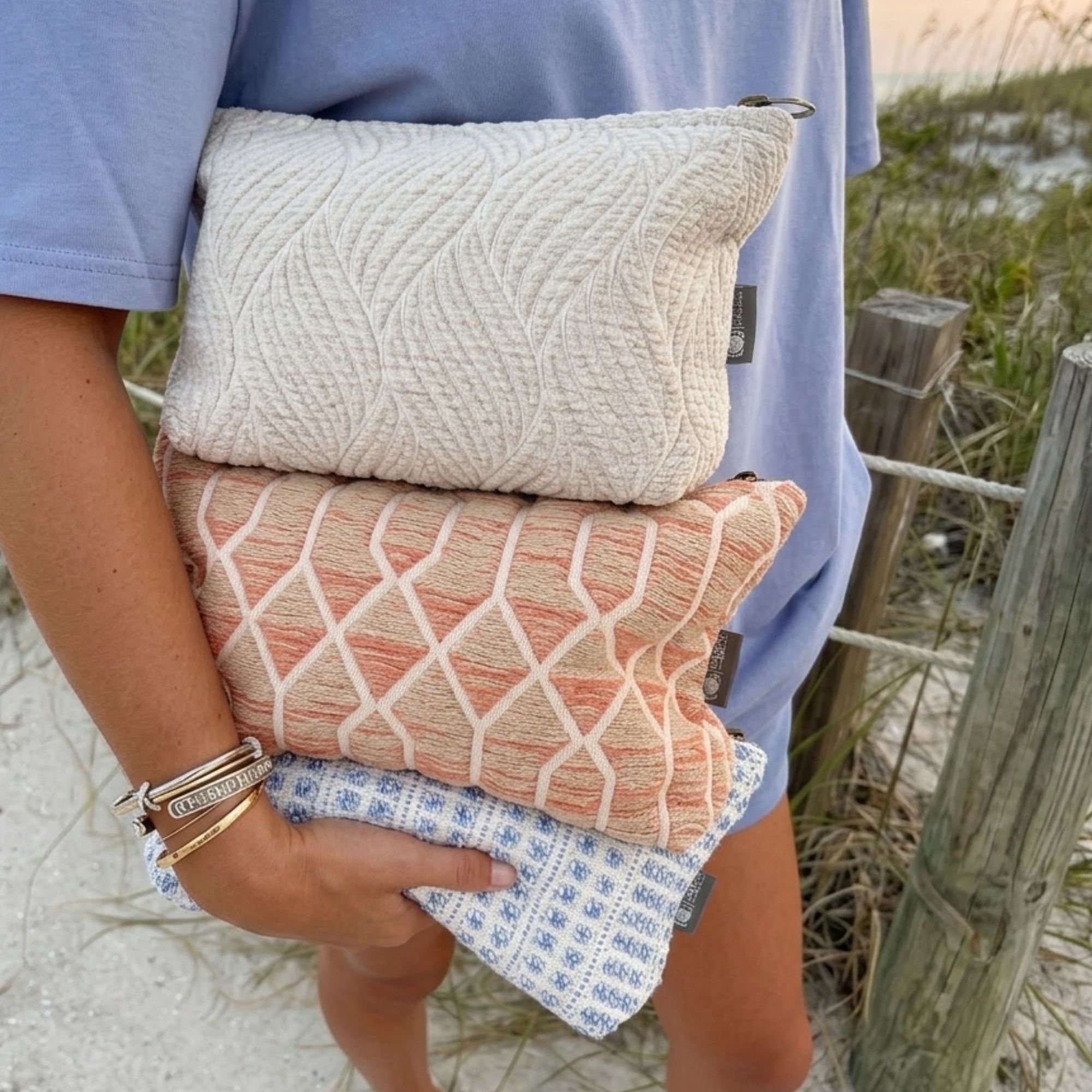 Nomad Sari Indian Jacquard Toiletry Bag - Rose Lattice - Image 9