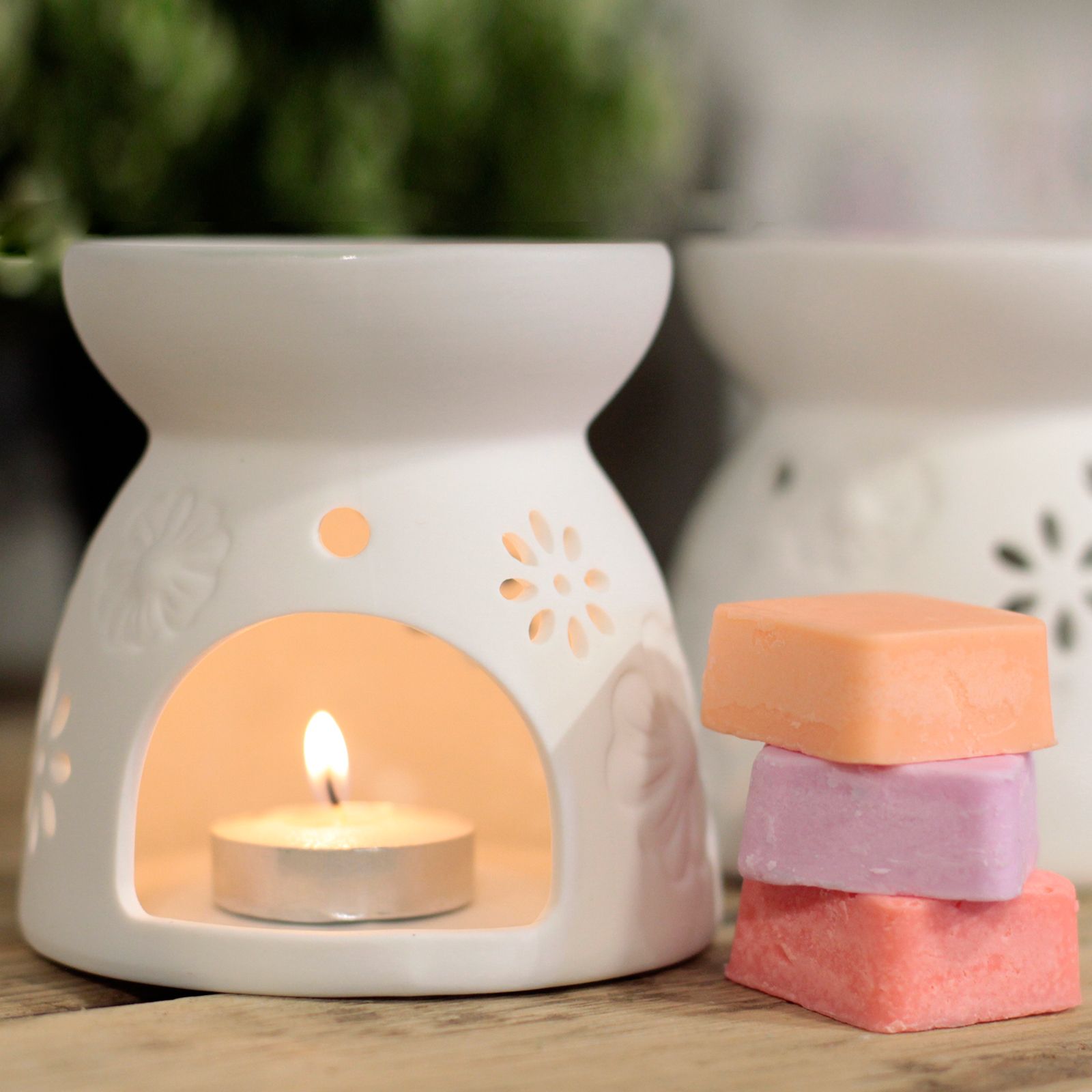 Wax Melter with Four Soy Wax Melts - Image 10
